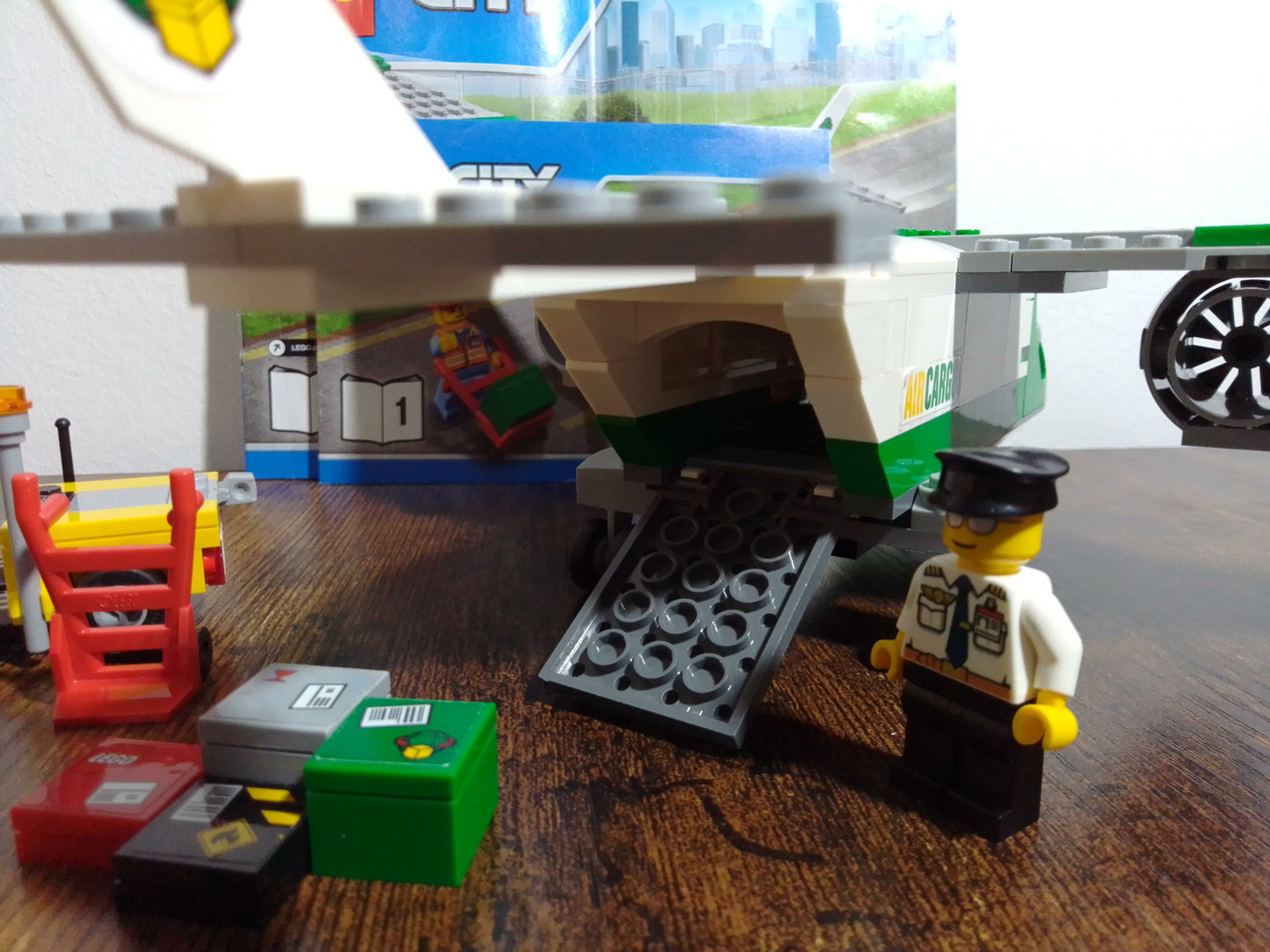 LEGO® City | Flughafen-Frachtflugzeug / Airport Cargo Plane 60101