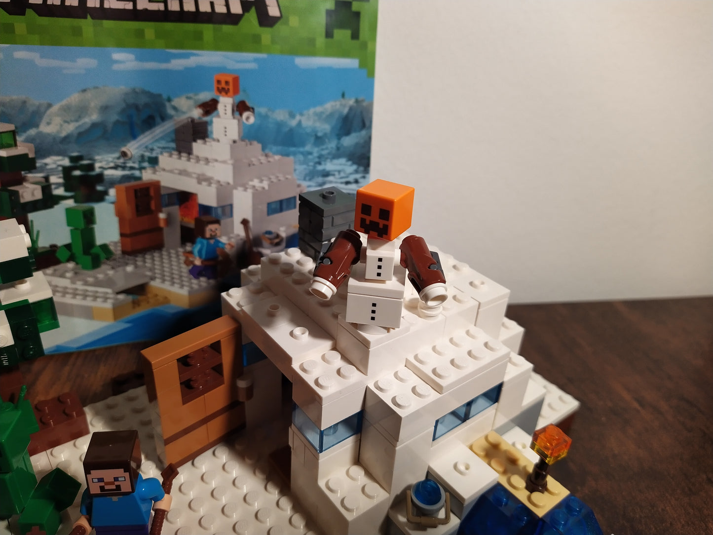 LEGO® Minecraft | Das Versteck im Schnee 21120