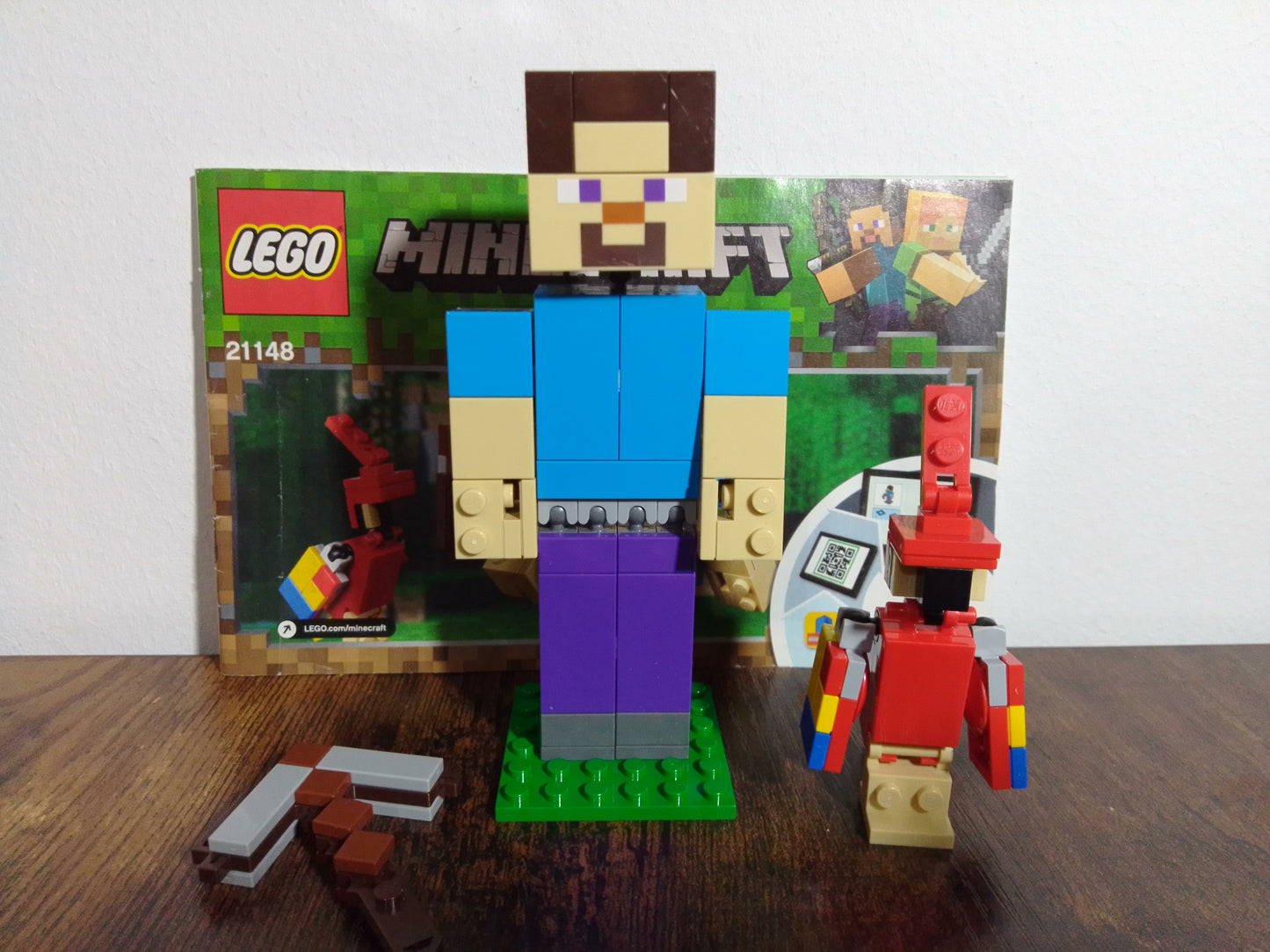 LEGO® Minecraft | BigFig Steve mit Papagei 21148