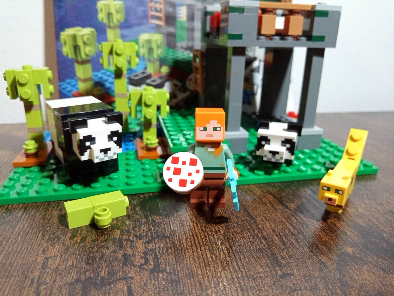 LEGO® Minecraft | Der Panda-Kindergarten 21158