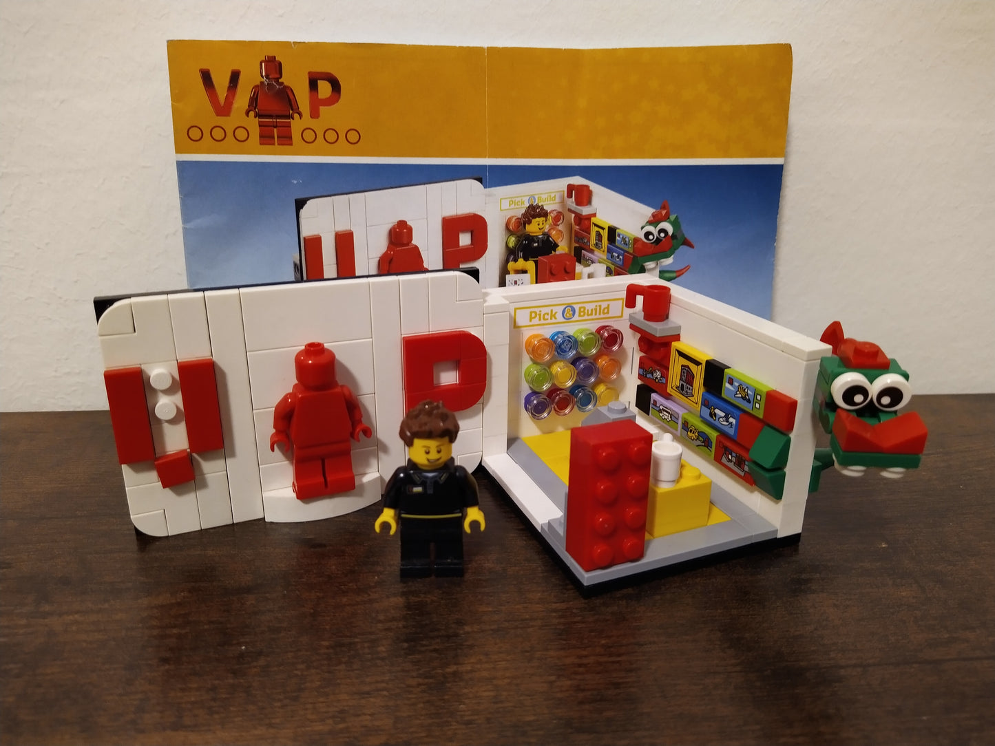 LEGO® Promotional | Iconic VIP Set 40178