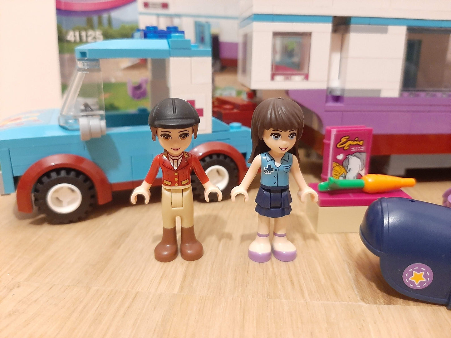 LEGO® Friends | Pferdeanhänger und Tierärztin 41125