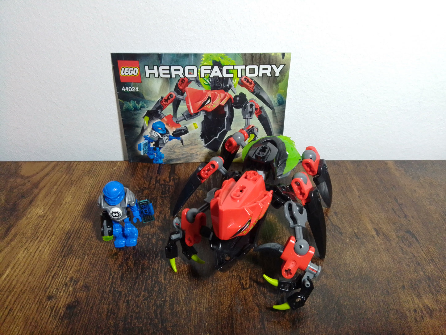 LEGO® Hero Factory | Tunneler Beast vs. SURGE 44024