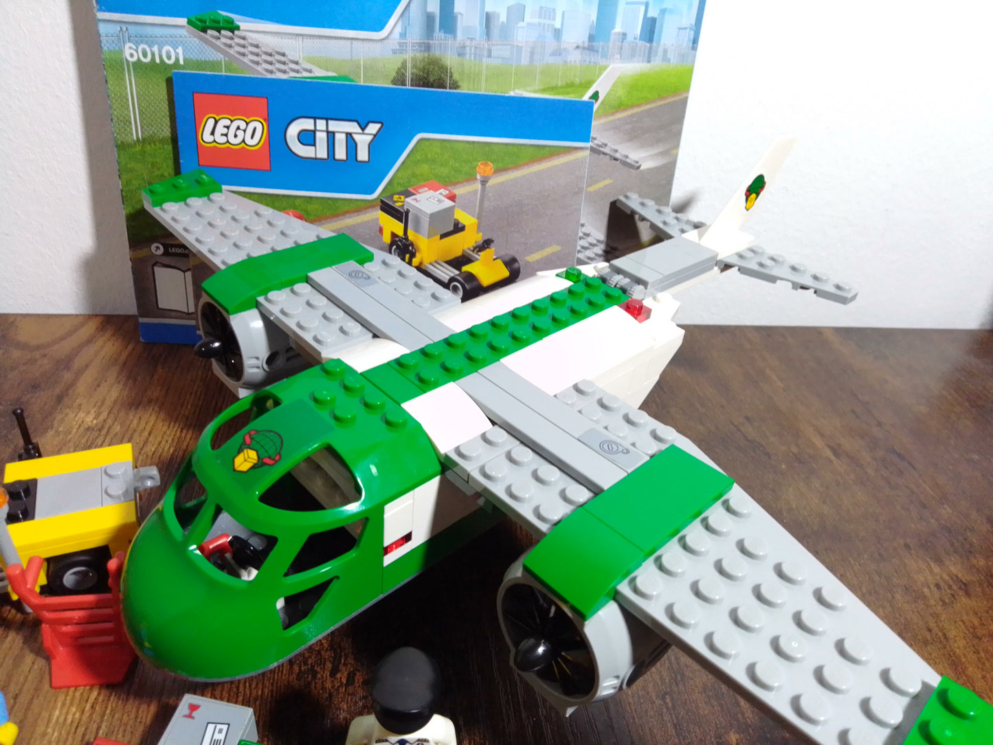 LEGO® City | Flughafen-Frachtflugzeug / Airport Cargo Plane 60101