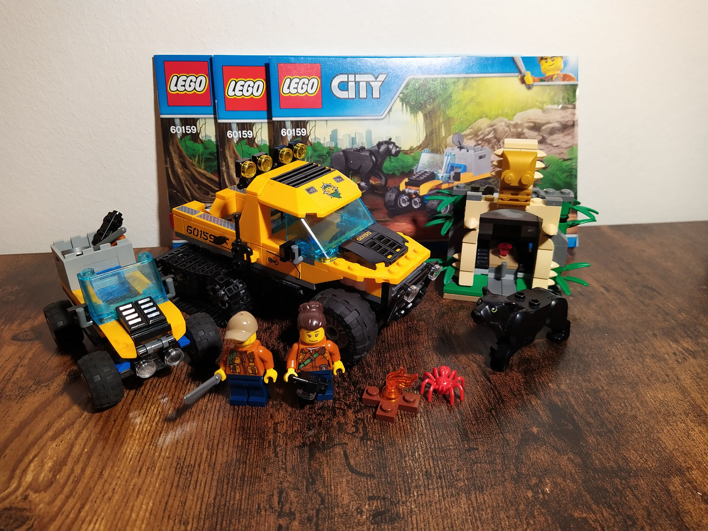 LEGO® City | Mission mit dem Dschungel-Halbkettenfahrzeug 60159