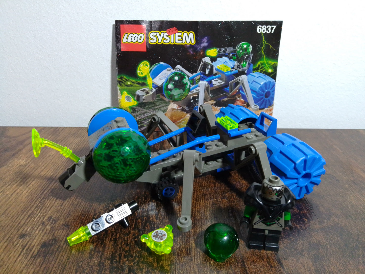 LEGO® Space Insectoids | Cosmic Creeper 6837