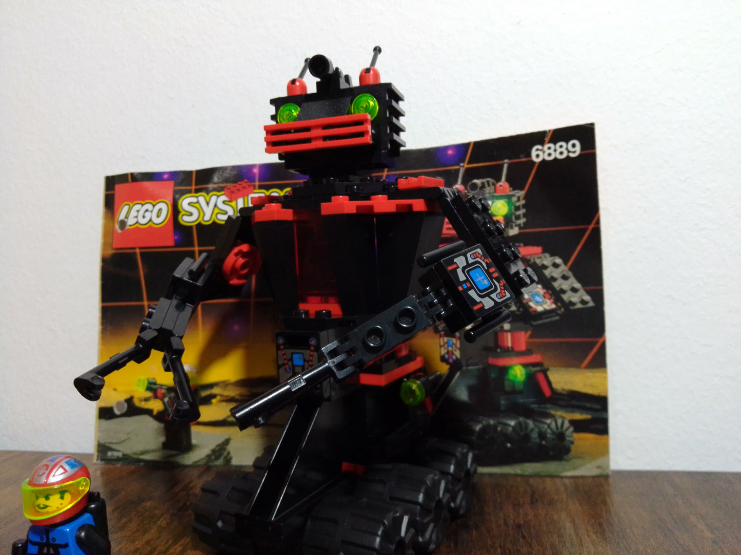 LEGO® Space Spyrius | Recon Robot 6889