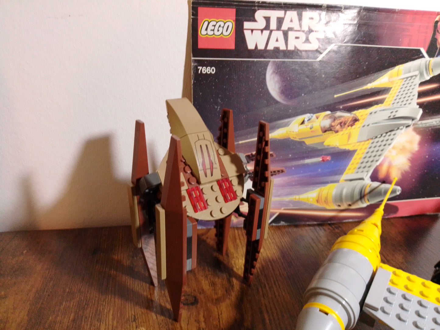 LEGO® Star Wars™ Naboo N-1 Starfighter™ und Vulture Droid 7660