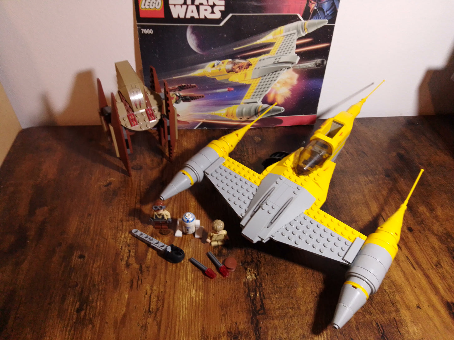 LEGO® Star Wars™ Naboo N-1 Starfighter™ und Vulture Droid 7660