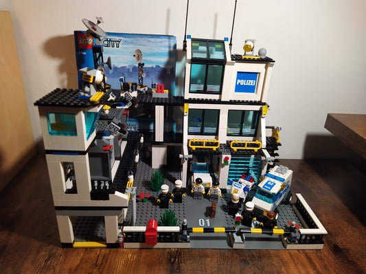 LEGO® City | Große Polizeistation / Polizei-Hauptquartier 7744