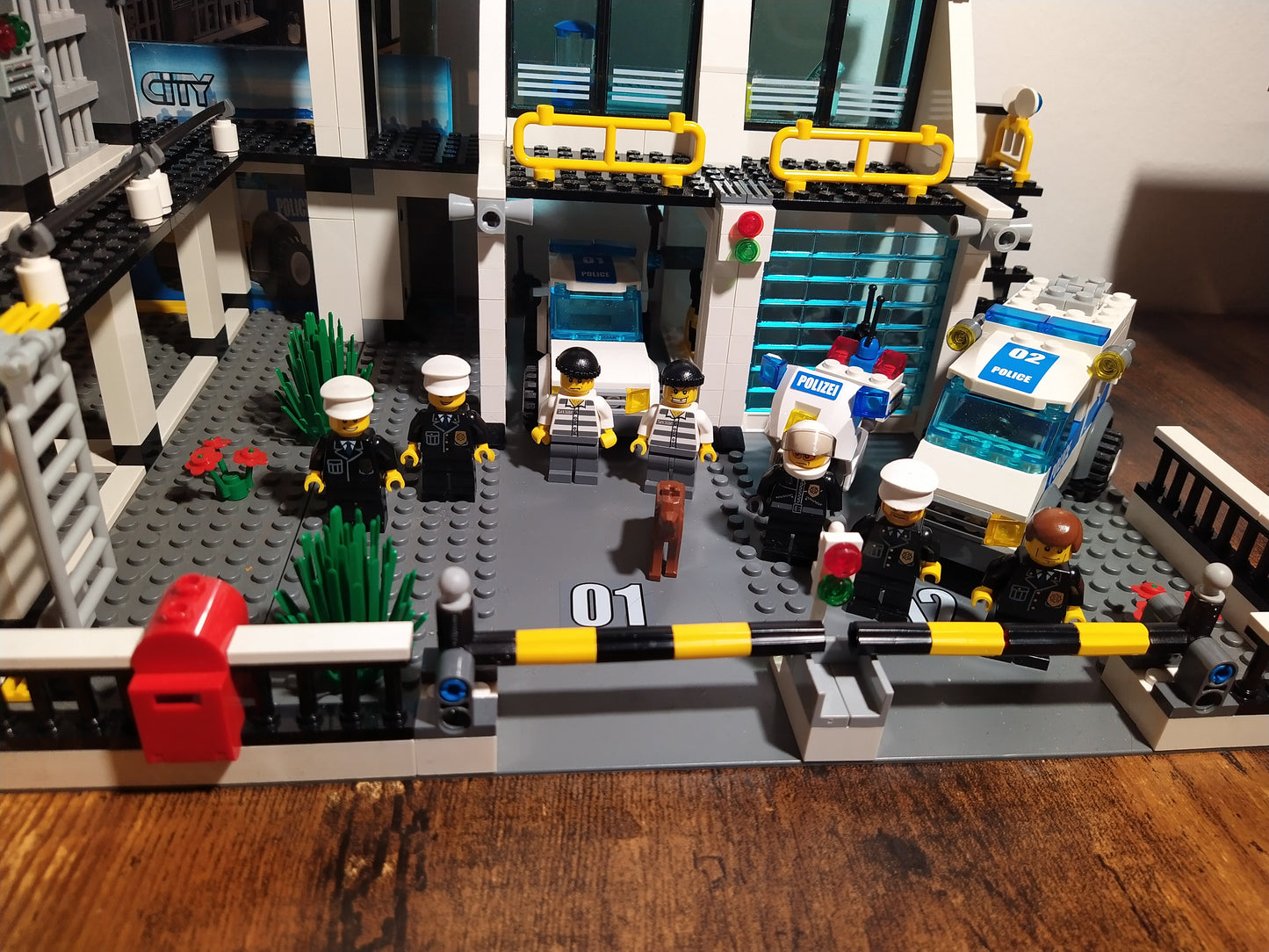 LEGO® City | Große Polizeistation / Polizei-Hauptquartier 7744