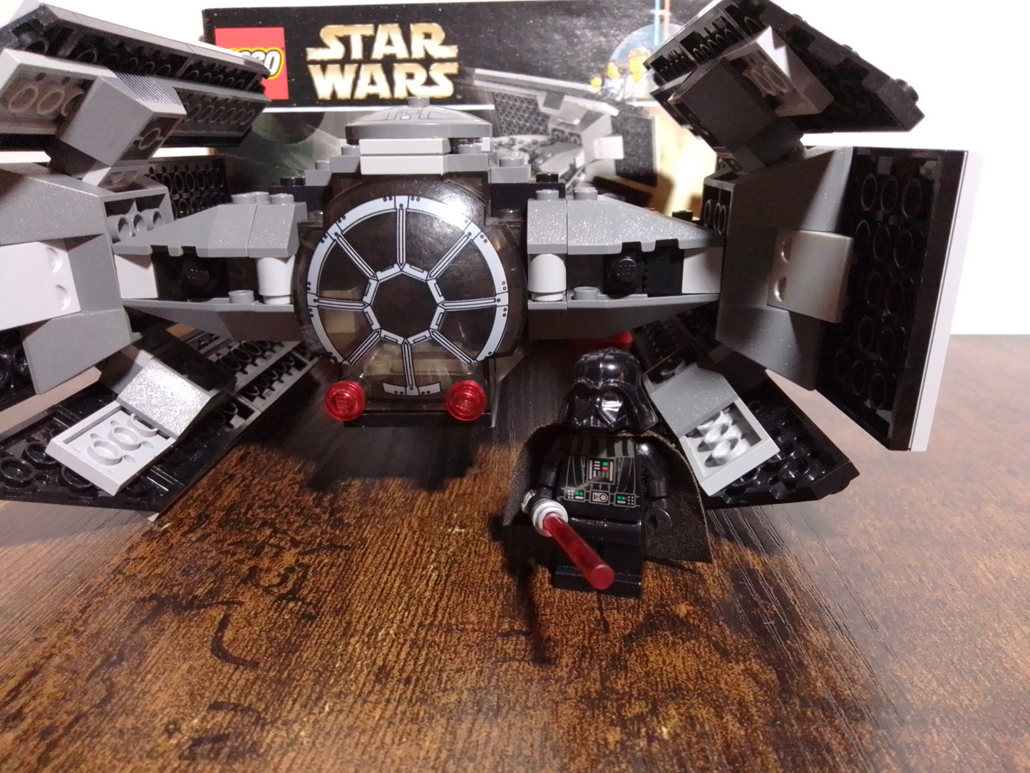 LEGO® Star Wars | Darth Vader's TIE Fighter™ 8017