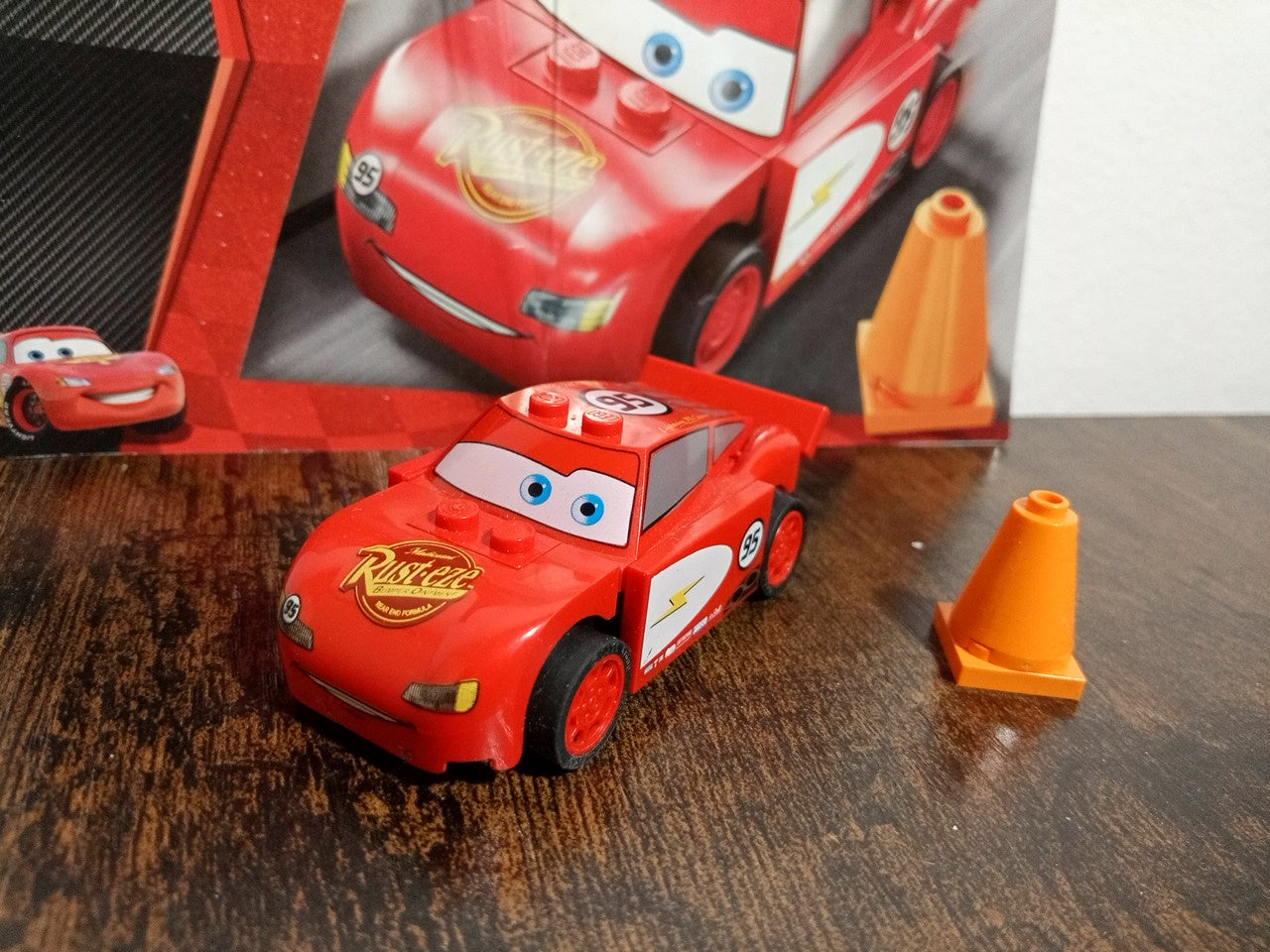 LEGO® Cars | Radiator Springs Lightning McQueen 8200